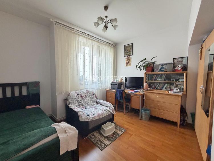 Apartament in vila - Casa interbelica - retrasa de la strada - 5