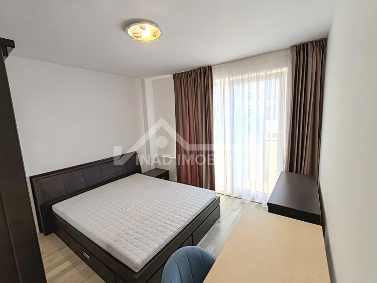 Apartament cu 3 camere, 2, bai, balcon si terasa, Strada Constanta