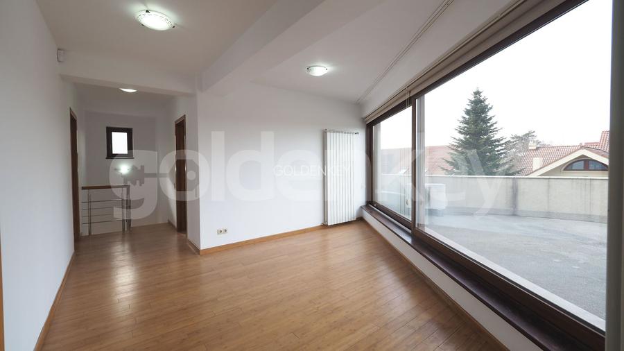 Vilă individuala superba cu 7 camere si piscina exterioara - 23