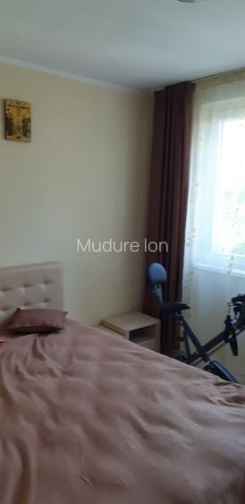 Vand ap. 4cam ,et.3/4, Oradea ,B-dul Dcacia - 7