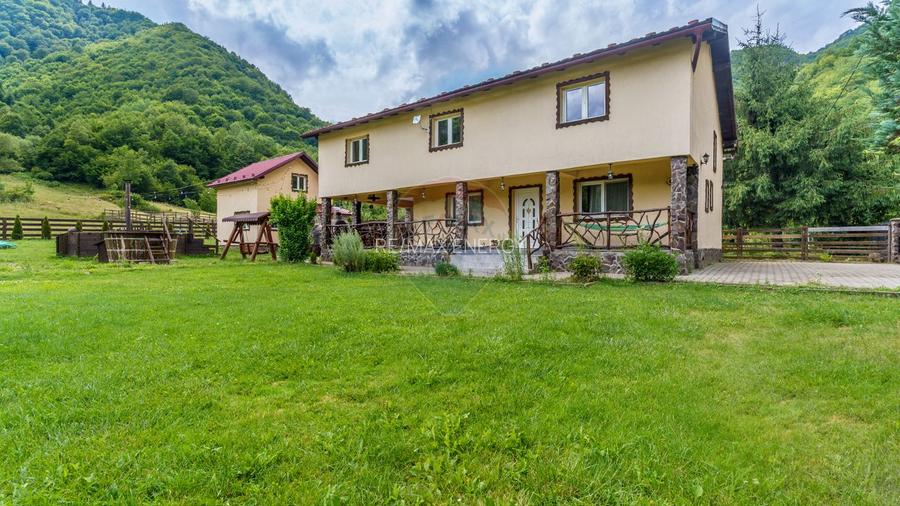 OPORTUNITATE DE INVESTIT Mărișel, 10 camere,terasa 41mp,piscină,ciubăr - 2