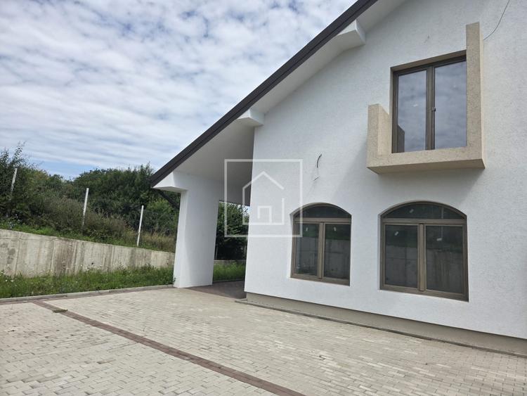 Casa noua cu 5 camere in centrul Sura Mica – moderna, premium