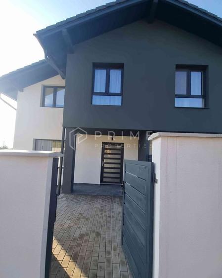 Duplex NOU cu 4 camere, încălzire în pardoseală și terasă panoramică