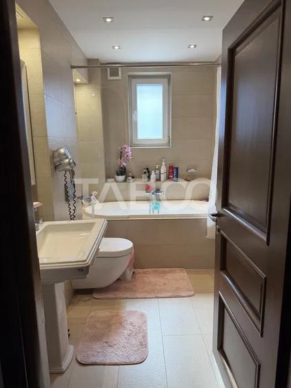 Apartament cu 3 camere Andrei Muresanu bloc nou izolat cu 2 parcari