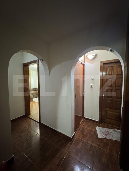 Apartament decomandat, 4 camere 85 mp, zona Rovine