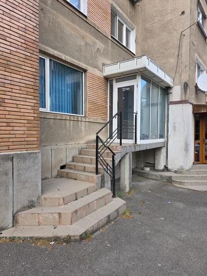 Vand spatiu comercial central Deva