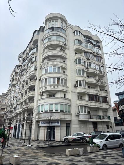 DECEBAL,monolit,stradal pe Bulevard,locatie top in centrul capitalei/zona UNIRII