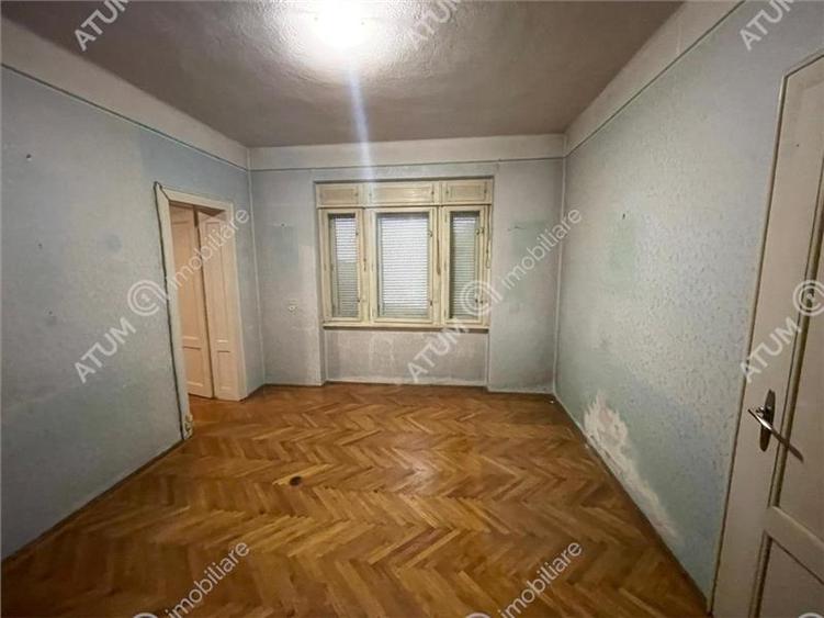 Apartament cu 4 camere 420 mp teren si garaj in Sub Arini Sibiu