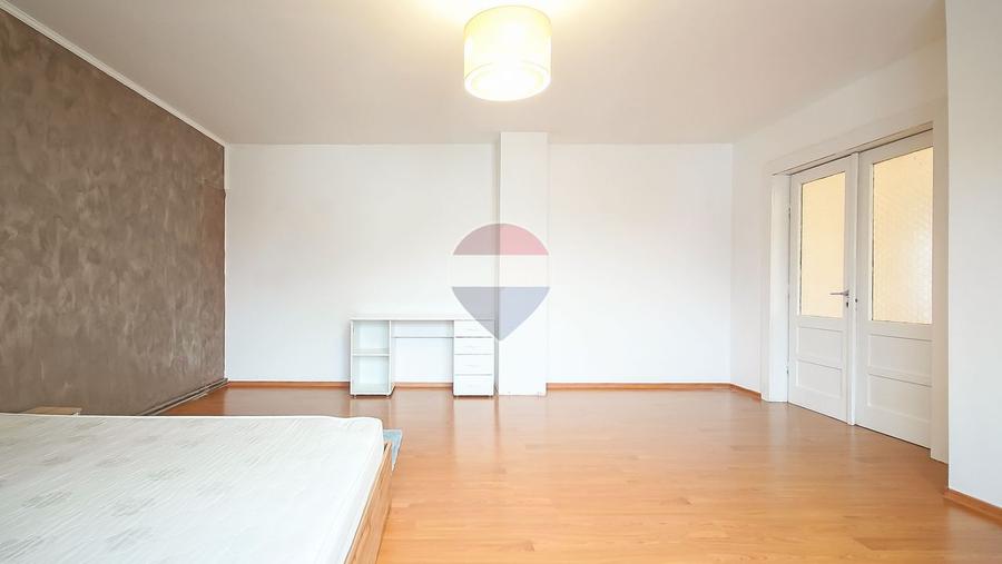 COMISION 0% | Apartament 4 camere + Curte | Zona Tractorul