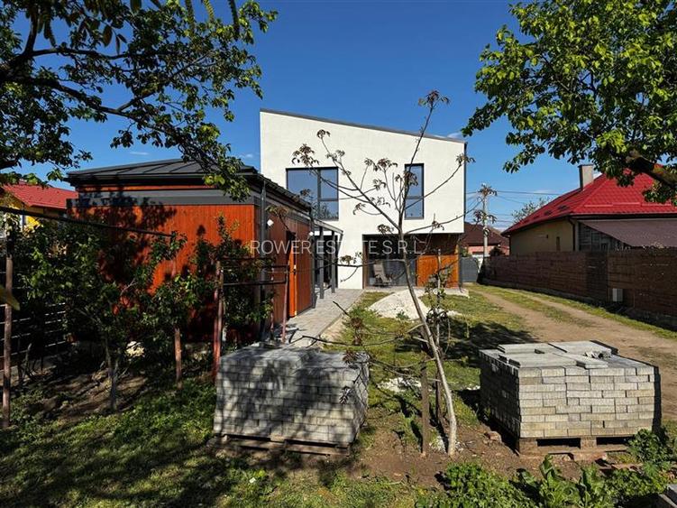 Casa Individuală Parter +Etaj ,166 mp utili, teren 450 mp situata in Somese - 3