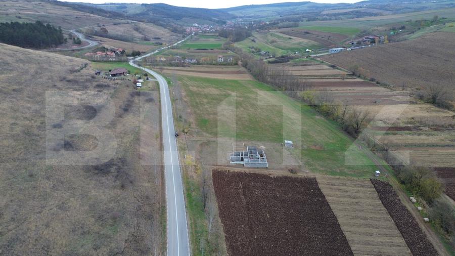 Teren intravilan cu proiect de casa 2600, zona Hapria
