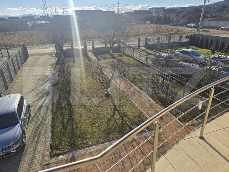 Casa impunatoare si spatioasa, 9 camere, zona Alba-Micesti