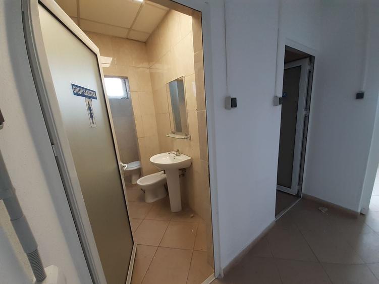 Showroom, birouri si depozitare in zona comerciala din Afumati