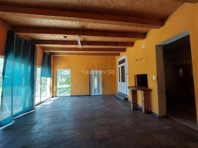 Casa spatioasa cu teren mare, pe colt, in Periam - 7