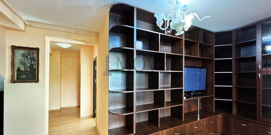 PARTER ÎNALT în imobil mic- perfect pentru CABINET de AVOCATURĂ sau NOTARIAL