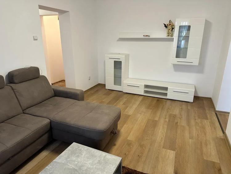 Apartament MODERN, PRIMA INCHIRIERE, cu 3 camere, zona Podu de Piatra