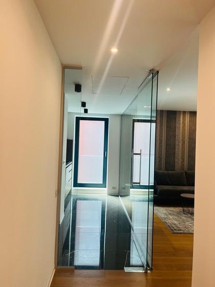 3 Camere - One Charles de Gaulle