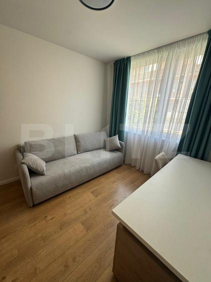 Apartament 3 camere, 65 mp, parcare, zona Plopilor, totul nou , prima inchiriere