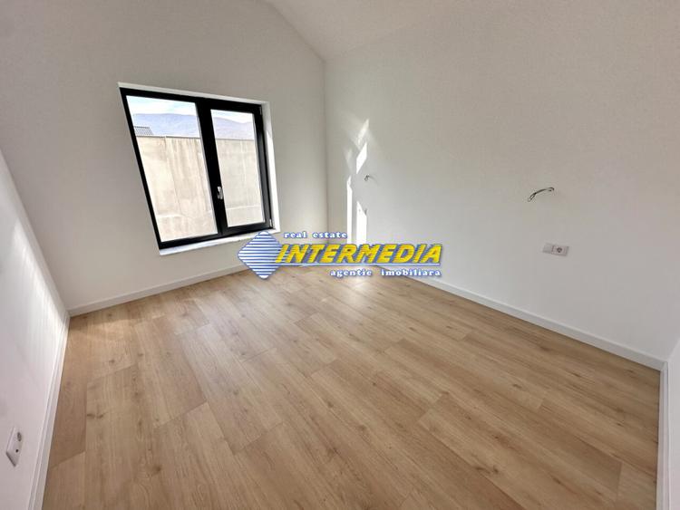 CASA NOUA I 90 MP I FINISATA LA CHEIE I ASFALT I TOATE UTILITATILE I