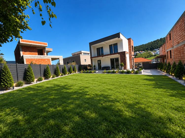 Casa individuala , 146 mp utili , 400 mp teren liber , in zona Tauti