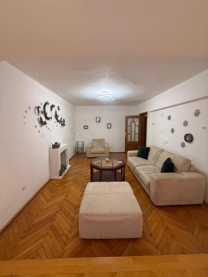 Apartament 3 camere Garii, parter cu balcon 14mp.