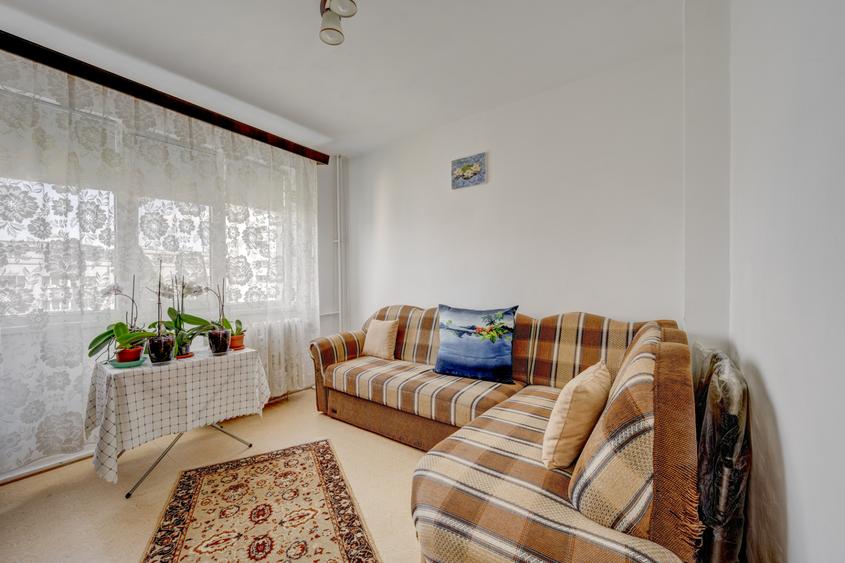 Apartament 3 camere decomandat, Titan, 1 Decembrie