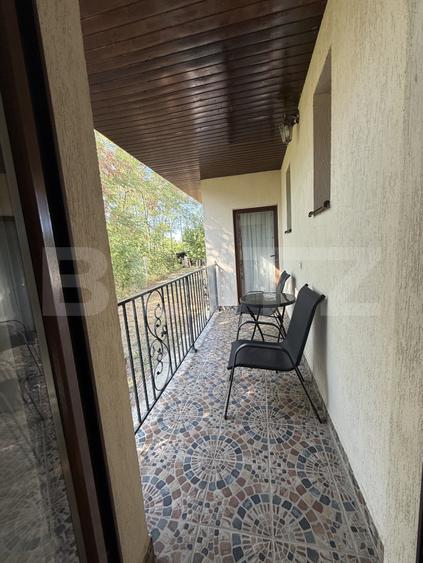 Pensiune cu 4 camere, teren 1590 mp, zona Lazuri