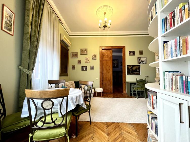 Apartament grandios cu vedere spectaculoasă spre Piața Libertății