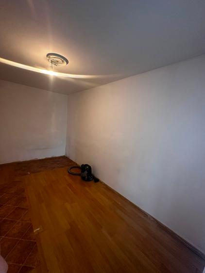 Apartament cu 2 camere, etajul 2/4, zona Alexandru cel Bun