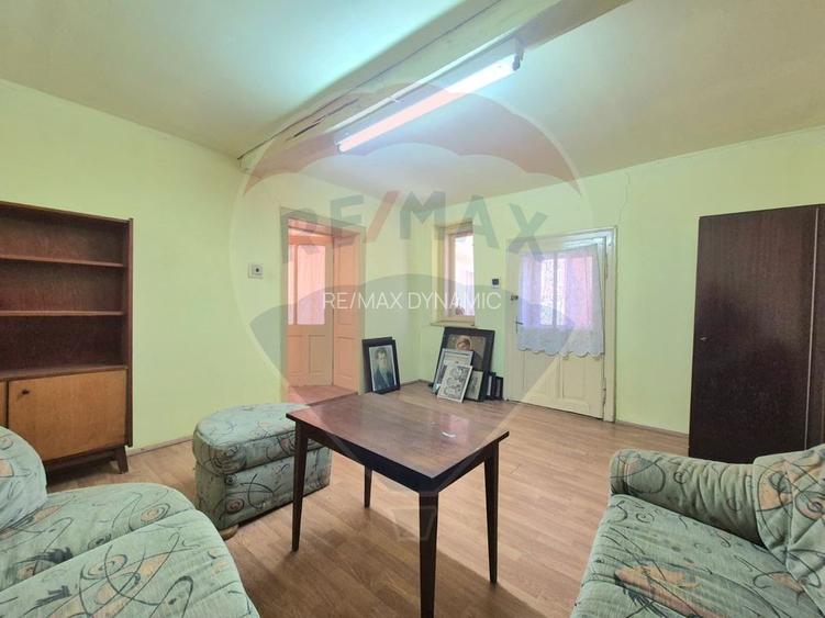 Casă / Vilă cu 3 camere de vânzare în zona Central - 13