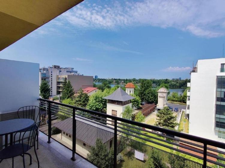 Floreasca/Parcul Verdi inchiriez apart 3 camere 90 mpu mobilat lux