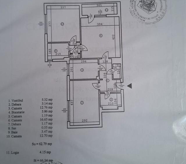 Apartament 3 camere  semidecomandat - zona Titan