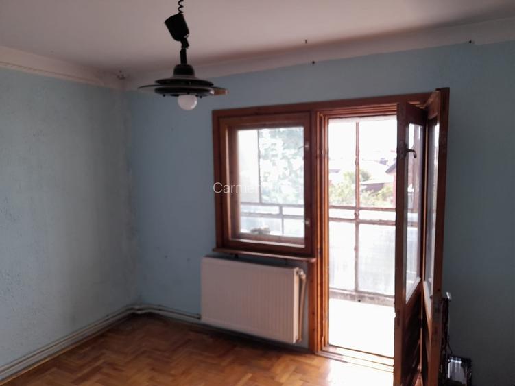Vând apartament cu 3 camere, central - 7