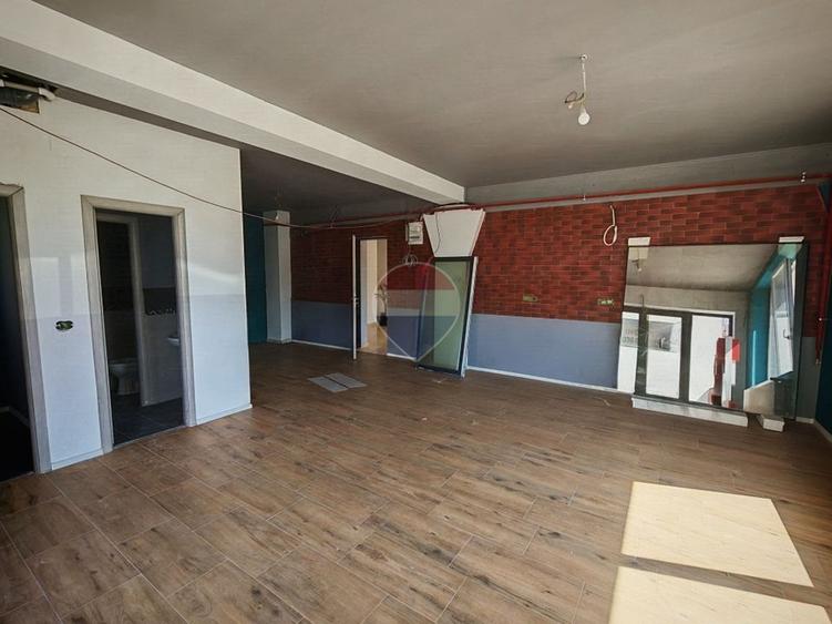 Spațiu comercial modern 50 mp, terasă generoasă de 150 mp, zona Ford