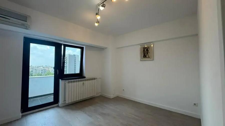 Duplex 4 camere Tribunalul București Nemobilat Renovat
