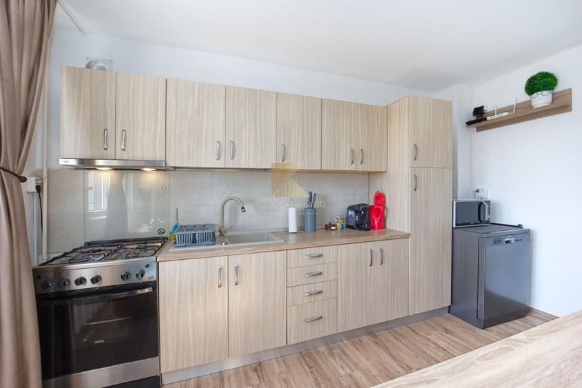 Apartament luminos, 65 mp, cu parcare și boxă Bartolomeu, str. Lânii33