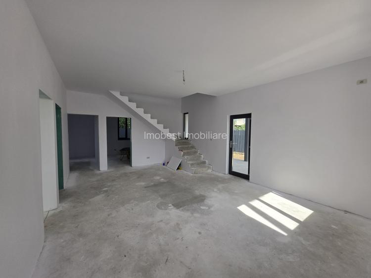 Exclusivitate! Vila P+M înaltă, 7 camere, teren 458mp, Valu lui Traian!