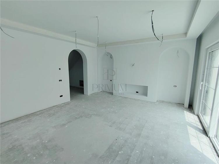 DUPLEX SPATIOS - APROAPE DE PUNCTELE DE INTERES - PERSONALIZARE INTERIOARA