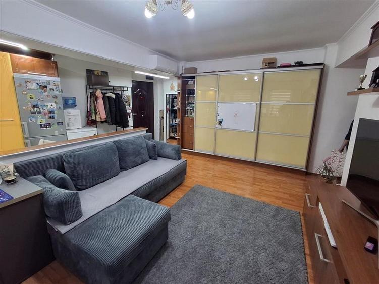 Apartament 2 camere et 1 zona Turnisor
