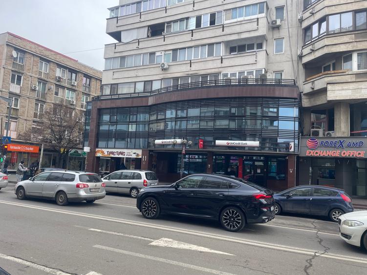 Spatiu comercial de inchiriat Piata Victoriei 3, Bloc Unirea