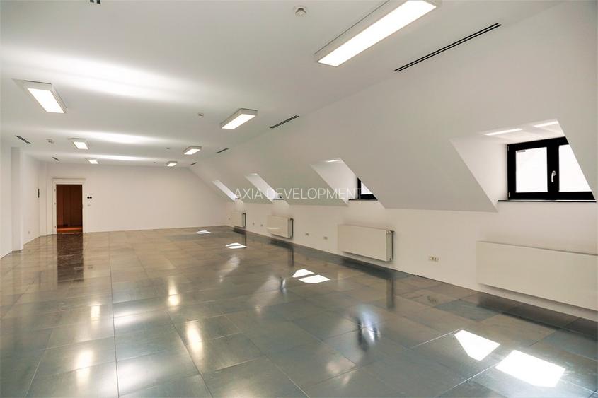 Vila Renovata - Birouri/ Clinica/ Showroom - Piata Romana - 12