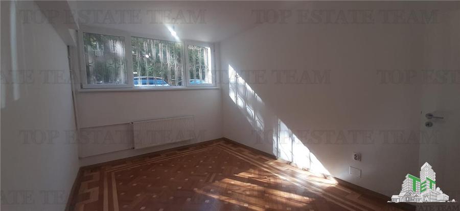 Spatii birou / comerciale de inchirat ,Universitate, 10 euro / mp