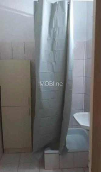 garsonieră zona Far mobilată utilată 22 mp - 2