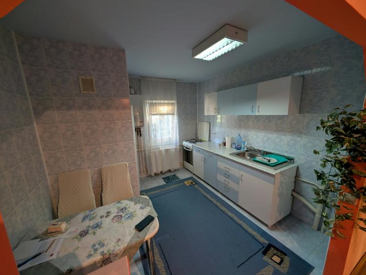 Apartament 3 camere cu 2 bai, cartier Manastur