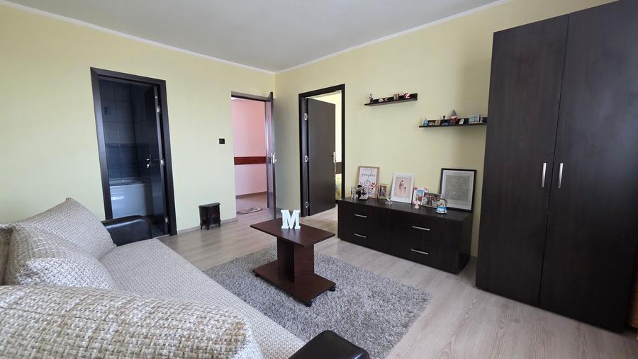 Clădire Comercială + Apartamente | 390 mp | Drumul European |