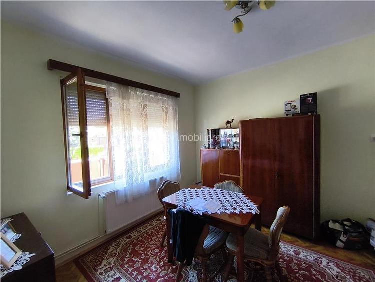 Casa pe un nivel renovata,curte individuala teren 780mp - 6