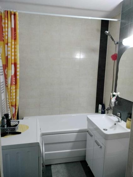 Apartament 3 camere zona Sucevei /Carrefour , etaj intermediar