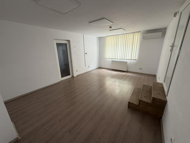 Cladire Birouri | Spatiu Comercial | Grivita | 13 camere | Parcari