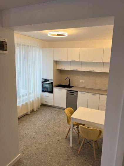 Navodari, 200mp, 4 camere, teren 250mp