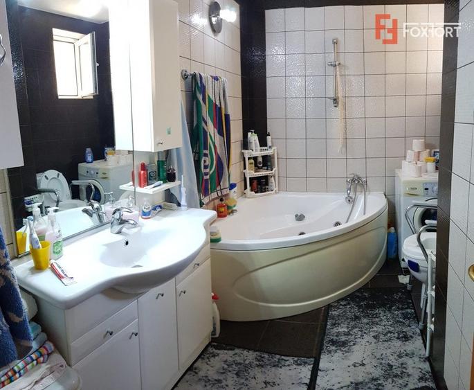 Apartament 3 camere, Lipovei - loc de parcare, balcon